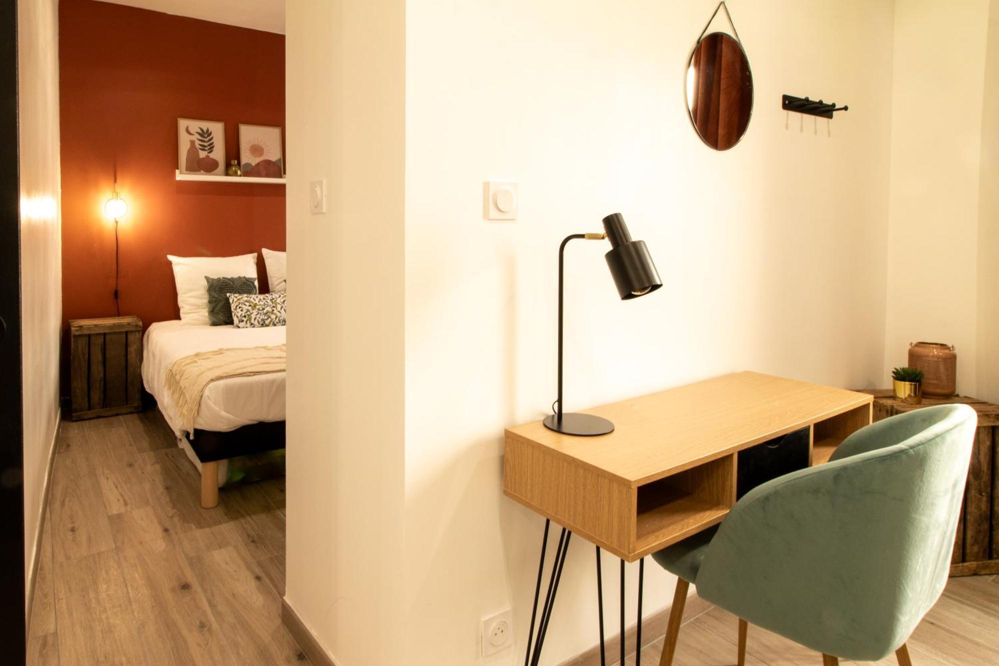 Апартаменты Nimes Centre - A 5 Minutes Des Arenes Экстерьер фото
